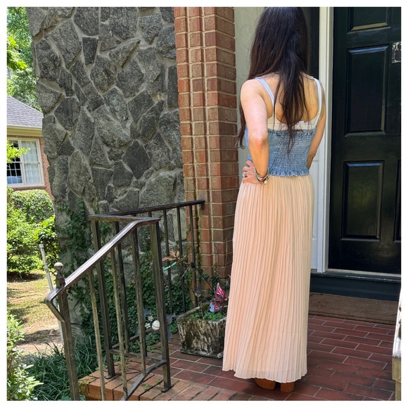 08 WOVEN CHIFFON HIGH WAIST PLEATED MIDI
SKIRT - Picture 6 of 10